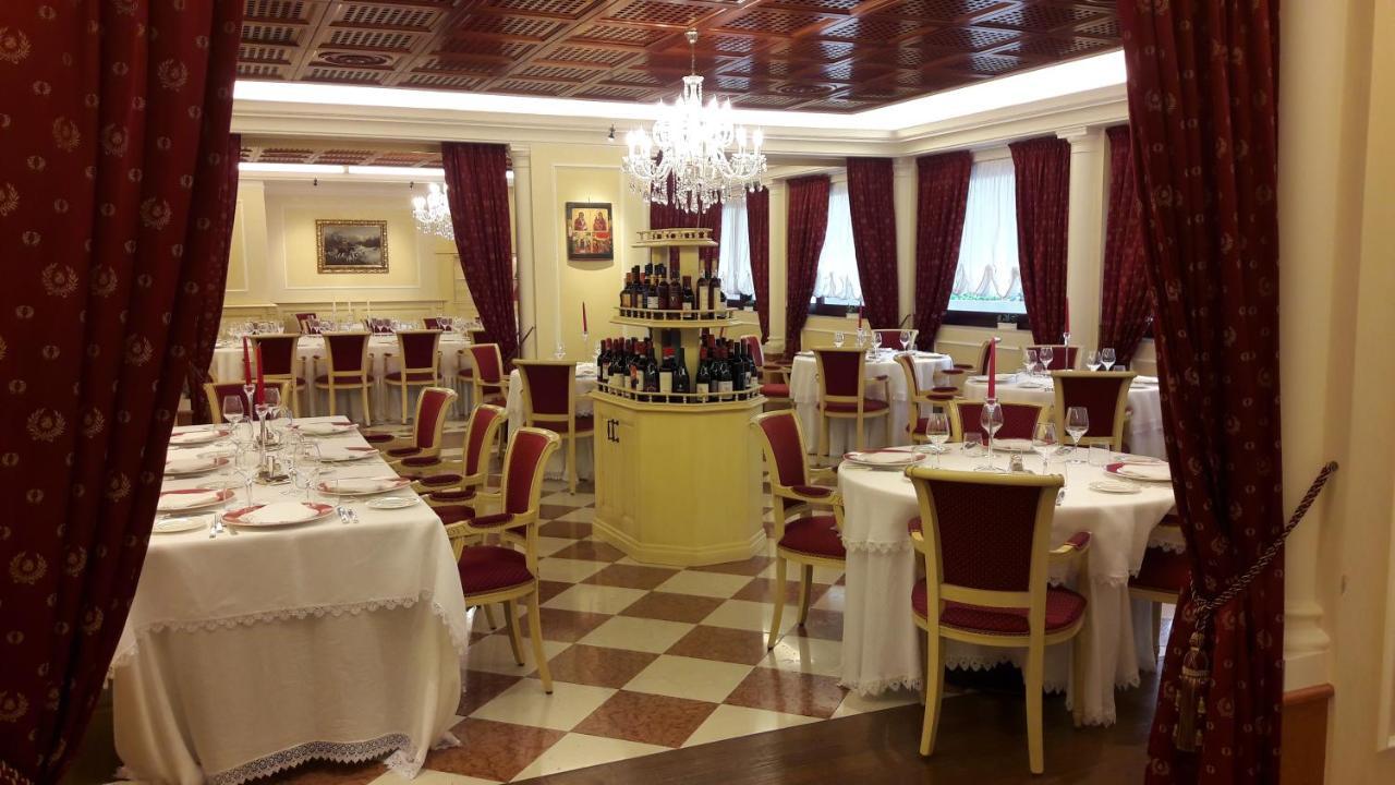 Savoy Beach Hotel & Thermal Spa Bibione Bagian luar foto Restaurant in Italy