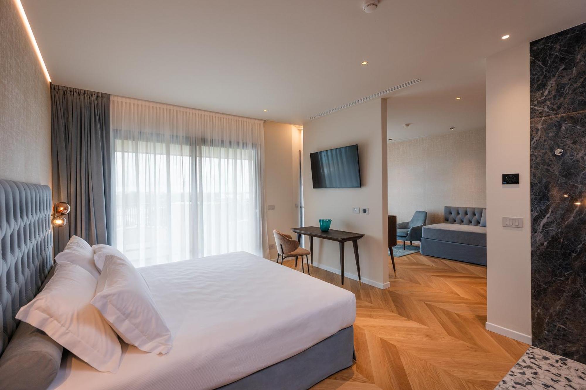 Savoy Beach Hotel & Thermal Spa Bibione Bagian luar foto Suite
