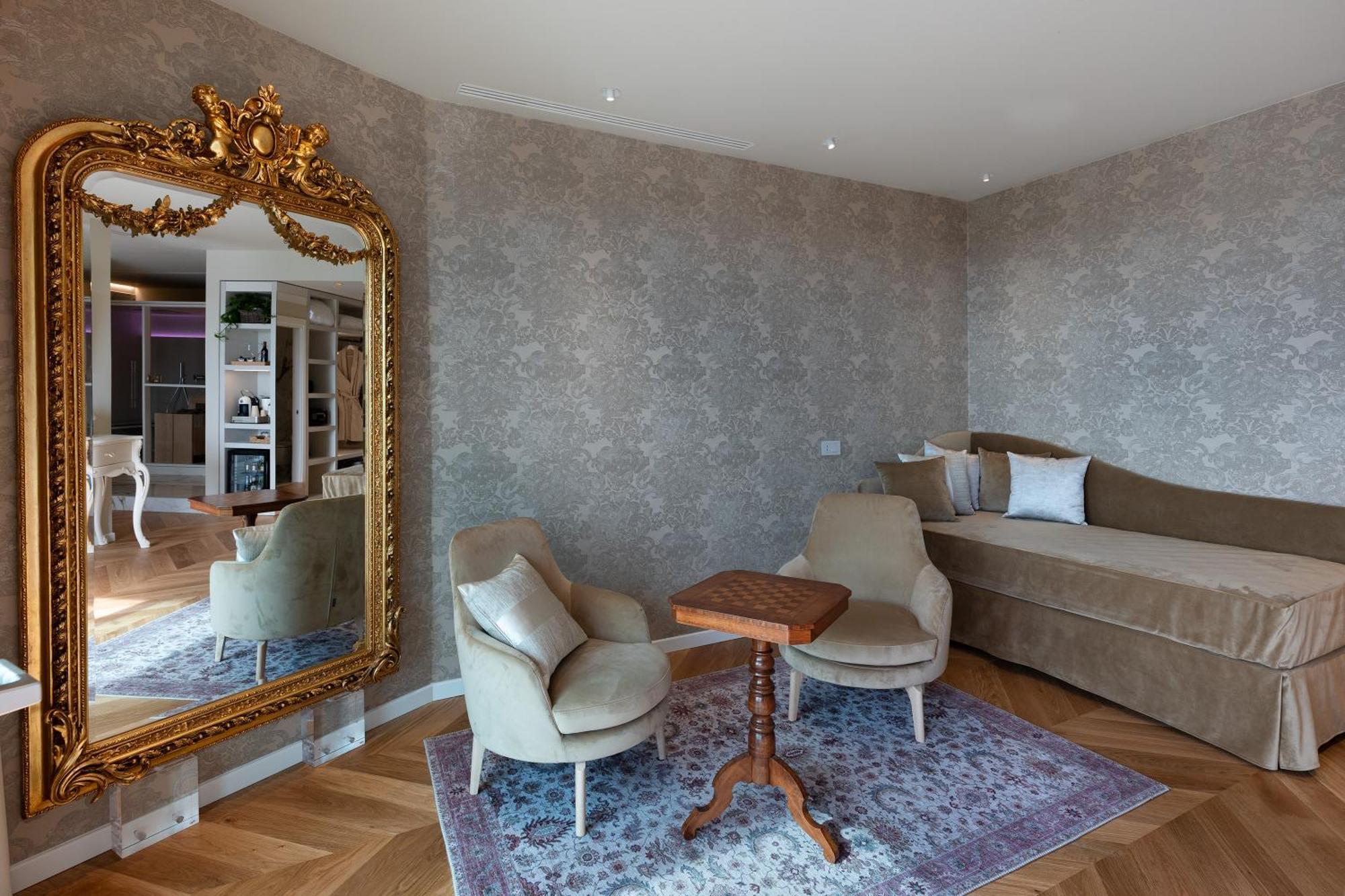 Savoy Beach Hotel & Thermal Spa Bibione Bagian luar foto A room at the hotel